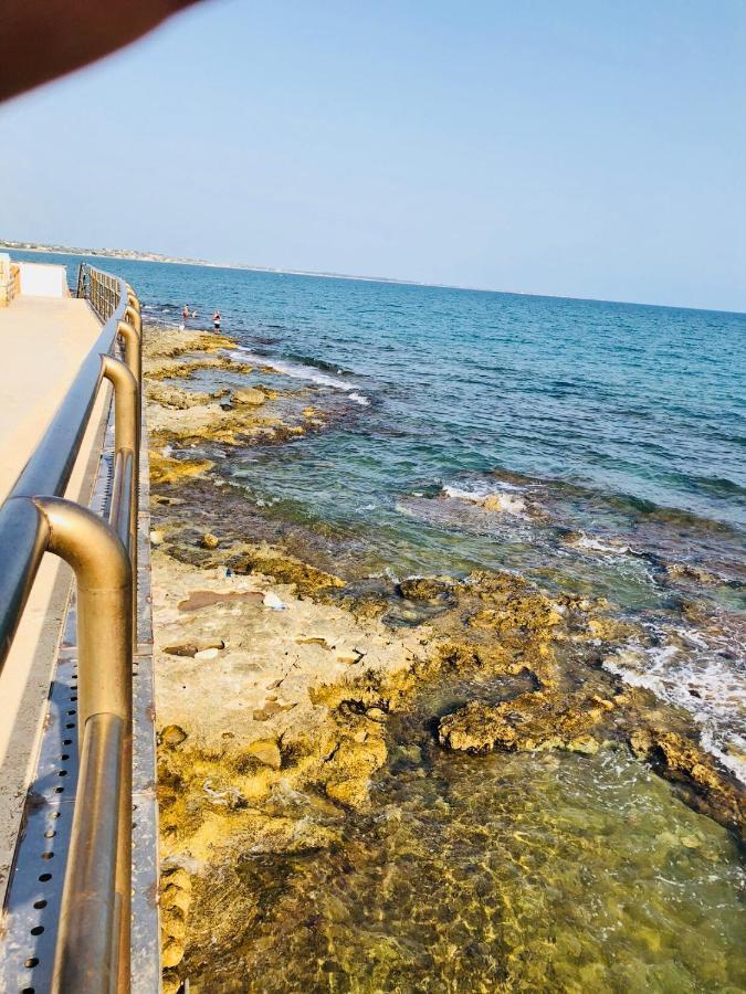 Sea Beach Pozzallo Buitenkant foto